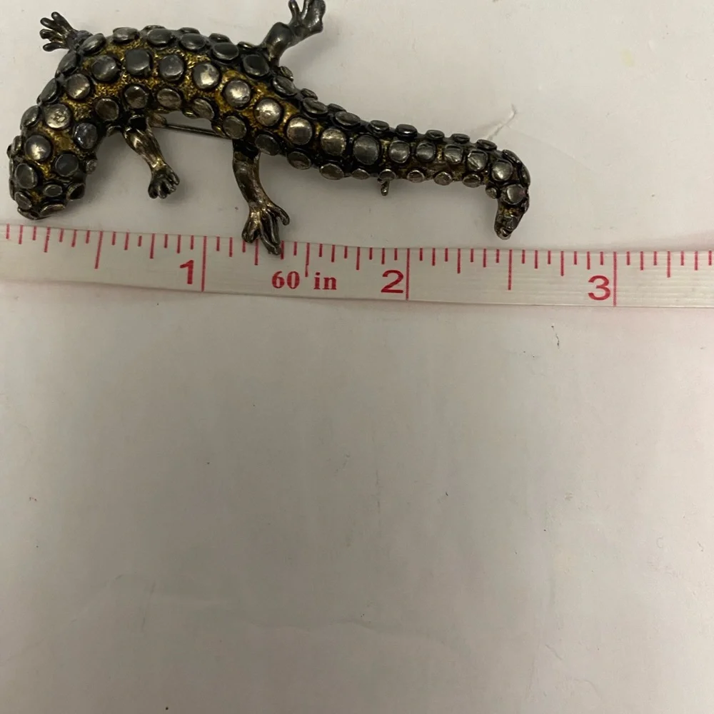 💍💎 SALE Decorative Gecko/ Lizard Brooch with rhinestone eyes and Gold Accents
